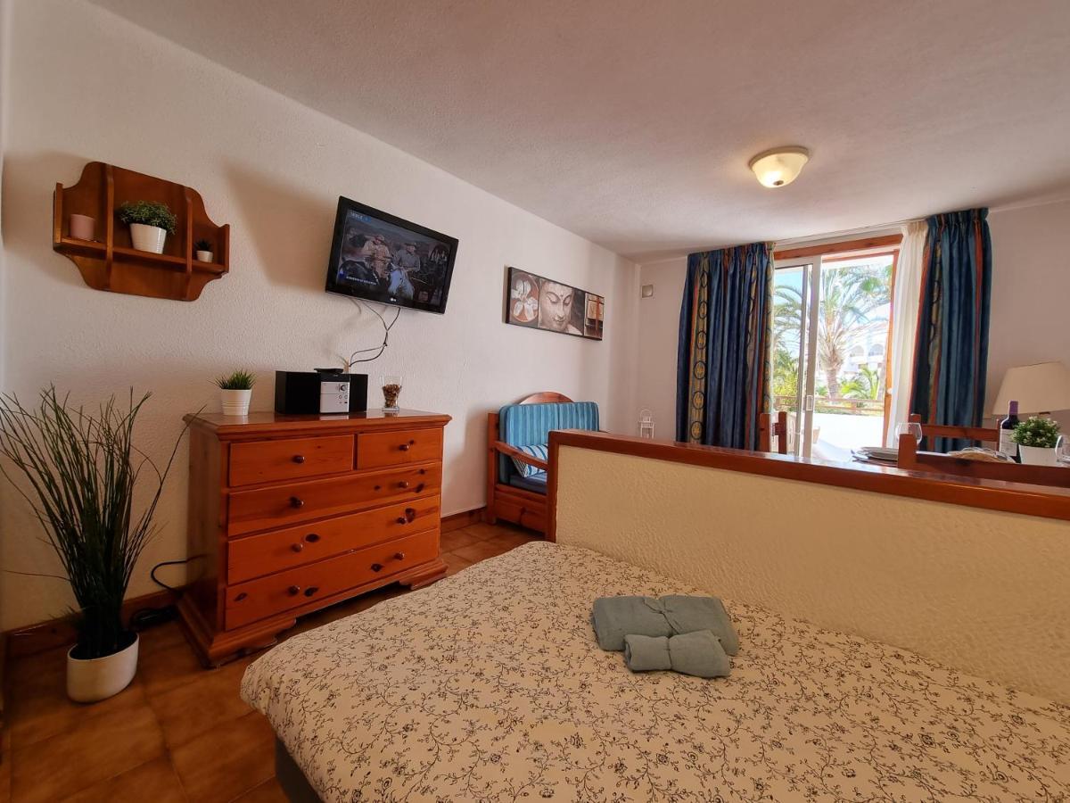 Studio Apartment No 1 Directly On The Beach And Sea, Terrace, Heated Pool, Wifi Playa de las Américas Dış mekan fotoğraf