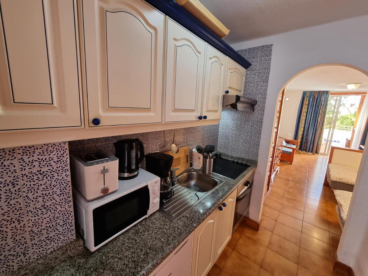 Studio Apartment No 1 Directly On The Beach And Sea, Terrace, Heated Pool, Wifi Playa de las Américas Dış mekan fotoğraf
