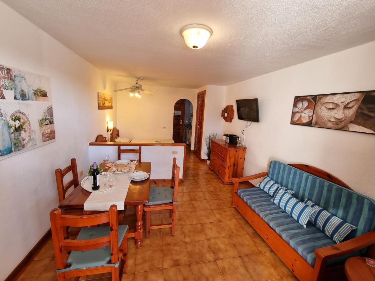 Studio Apartment No 1 Directly On The Beach And Sea, Terrace, Heated Pool, Wifi Playa de las Américas Dış mekan fotoğraf